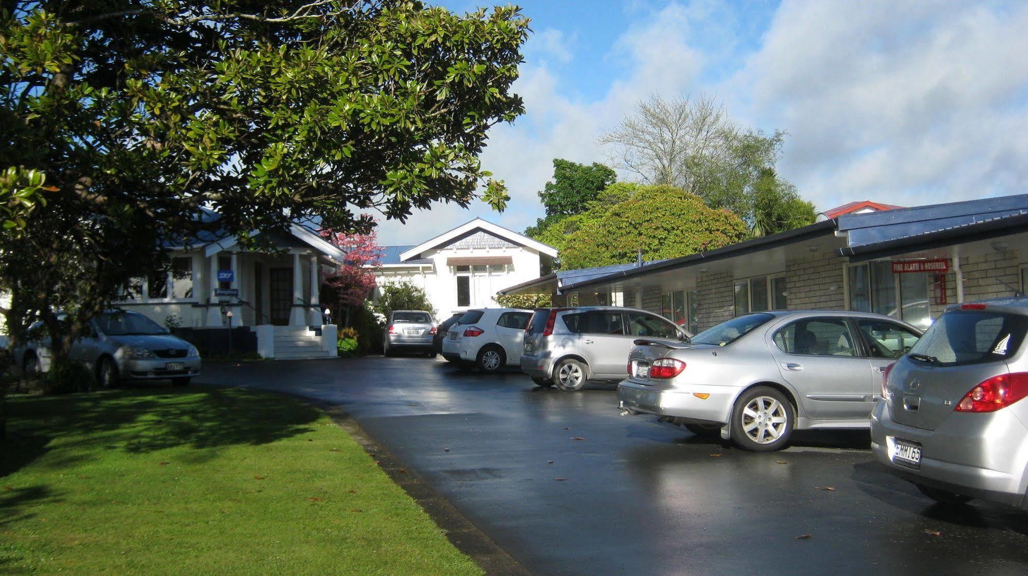 Broadway Lodge Motel Stratford Exteriör bild